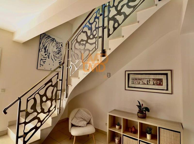 Villa - 279 m² - 7 pièces