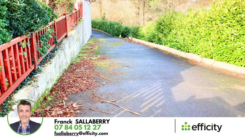 Maison - 203 m² - 8 pièces