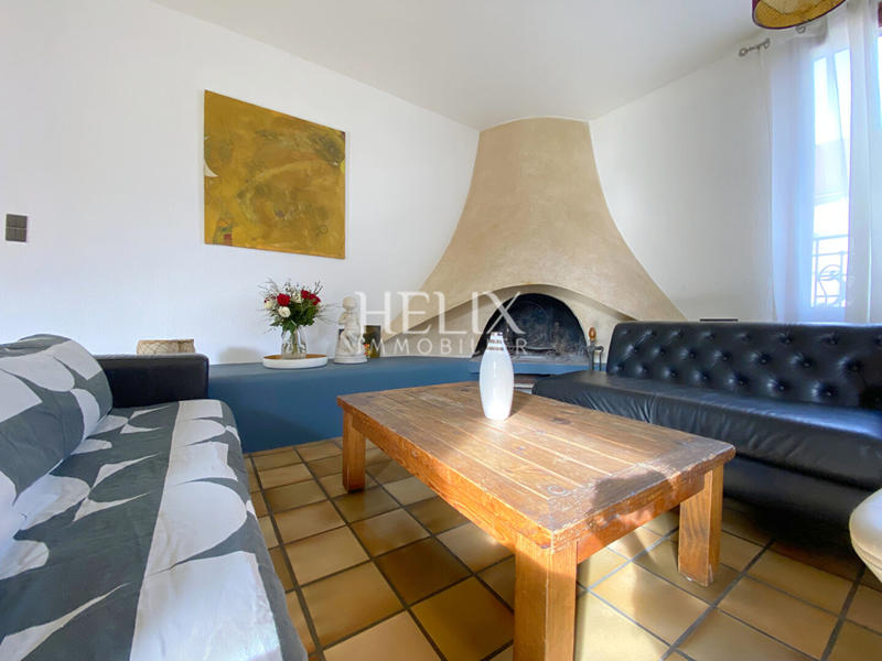 Maison - 340 m² - 9 pièces