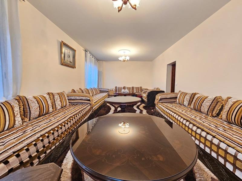 Maison - 270 m² - 15 pièces