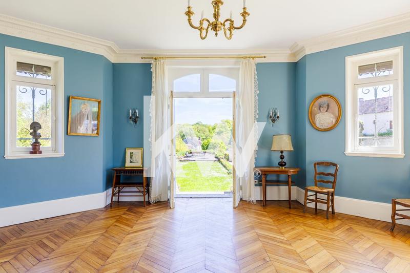 Maison - 700 m² - 23 pièces