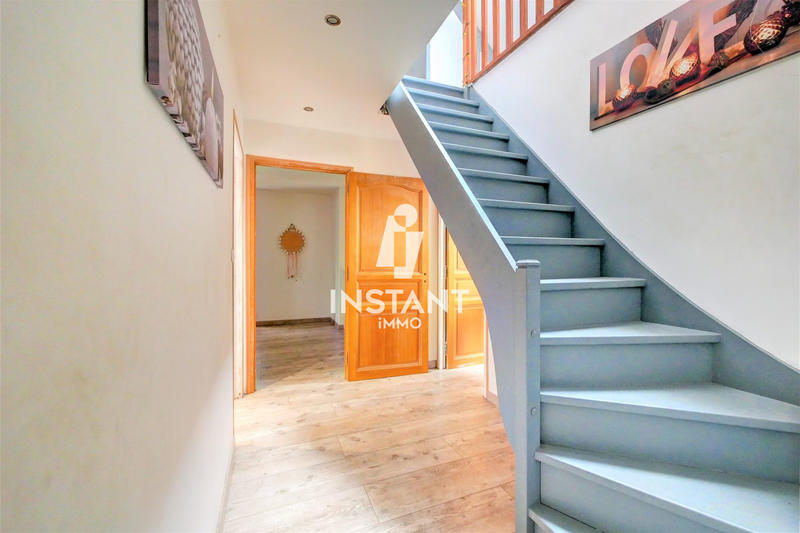 Maison - 210 m² - 9 pièces