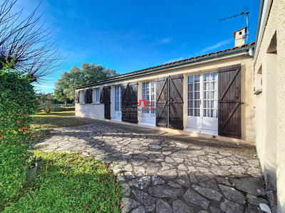 Maison traditionnelle - 95 m² - 4 pièces