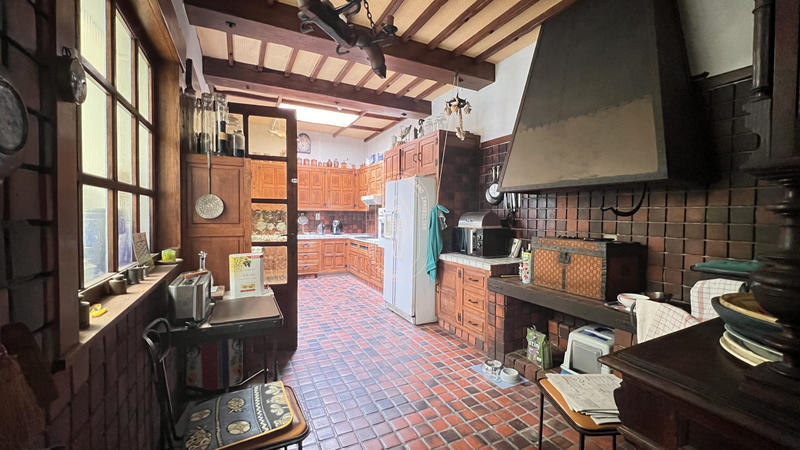 Maison - 218 m² - 8 pièces