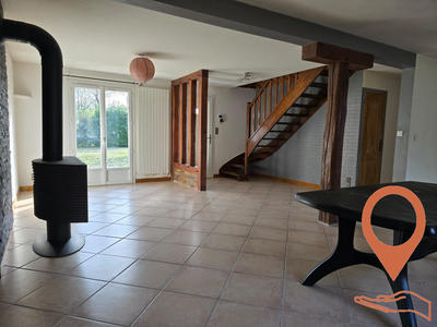 Maison traditionnelle - 140 m² - 7 pièces