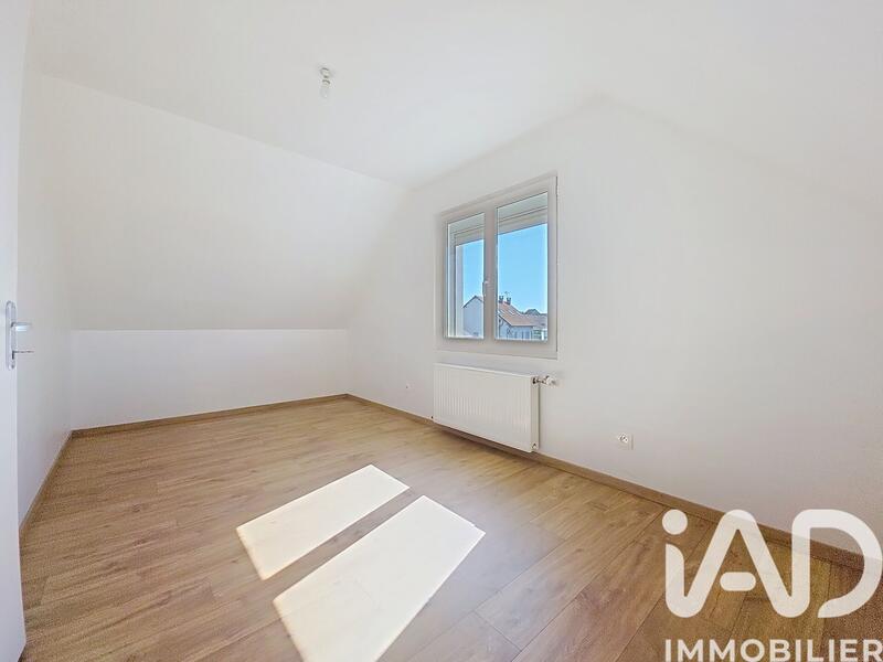 Maison - 88 m² - 6 pièces