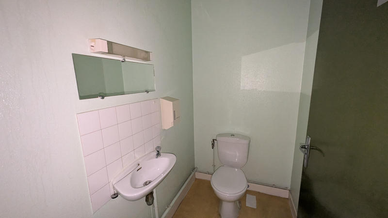 Local commercial - 95 m² - 7 pièces