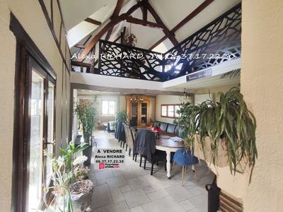 Maison - 218 m² - 11 pièces