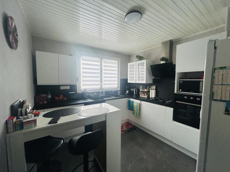 Maison - 93 m² - 5 pièces