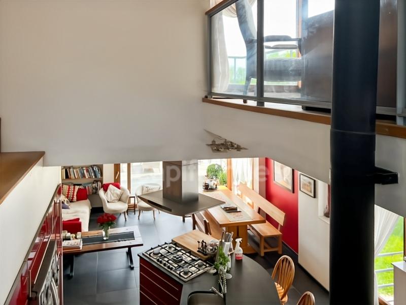 Propriété - 690 m² - 27 pièces