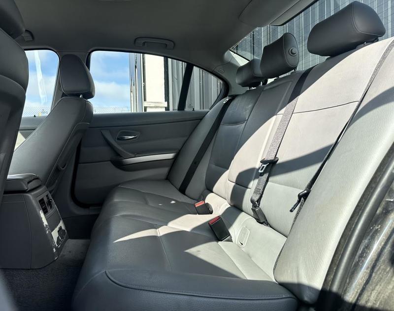 Bmw Série 3 (E90) 325xi 3.0 i 24v 4wd 218 cv Boîte auto Confort