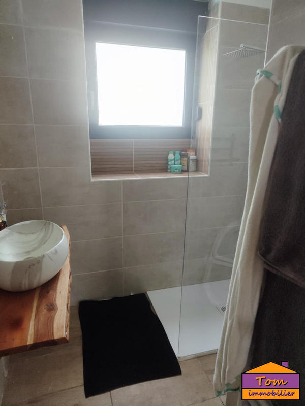 Maison - 200 m² - 8 pièces