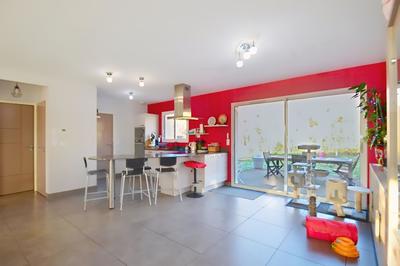 Maison - 94 m² - 4 pièces