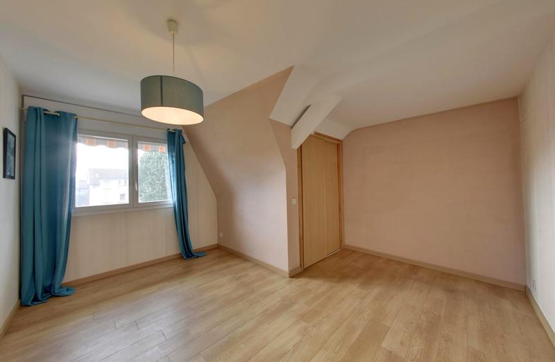 Maison - 170 m² - 6 pièces