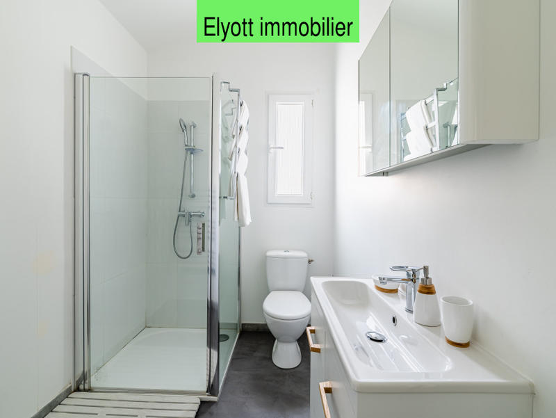 Maison - 232 m² - 12 pièces