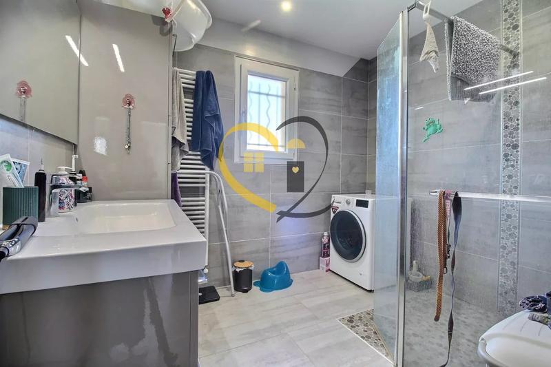 Maison - 98 m² - 4 pièces