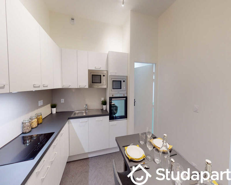 Chambre - 120 m² - 1 pièce