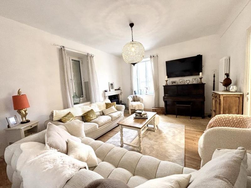 Maison - 193 m² - 8 pièces