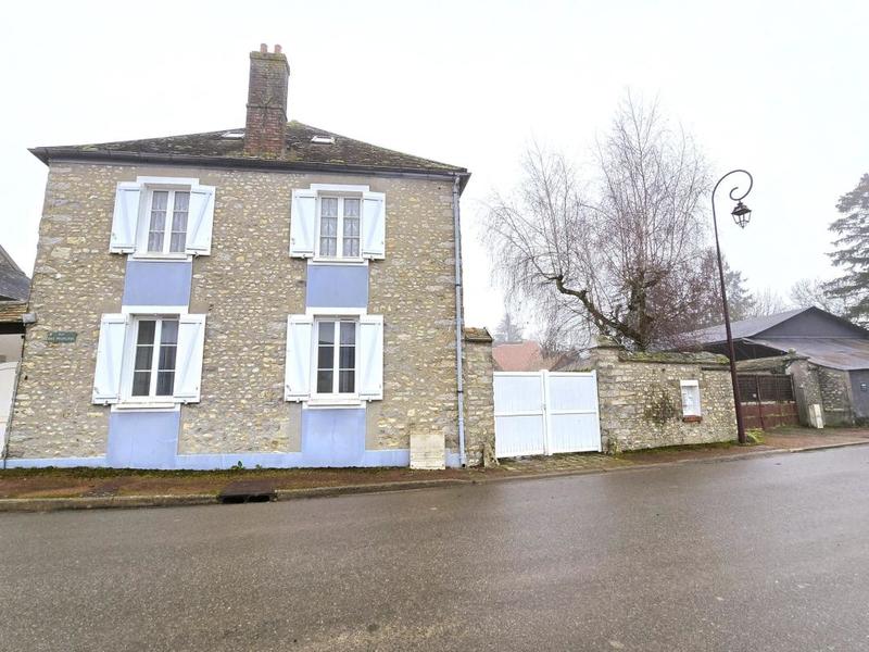 Maison - 236 m² - 7 pièces