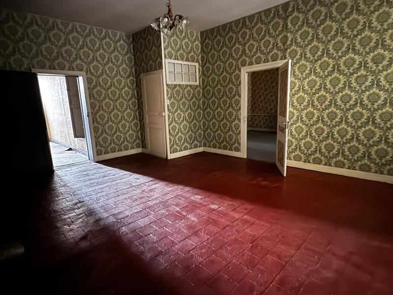 Maison - 185 m² - 10 pièces