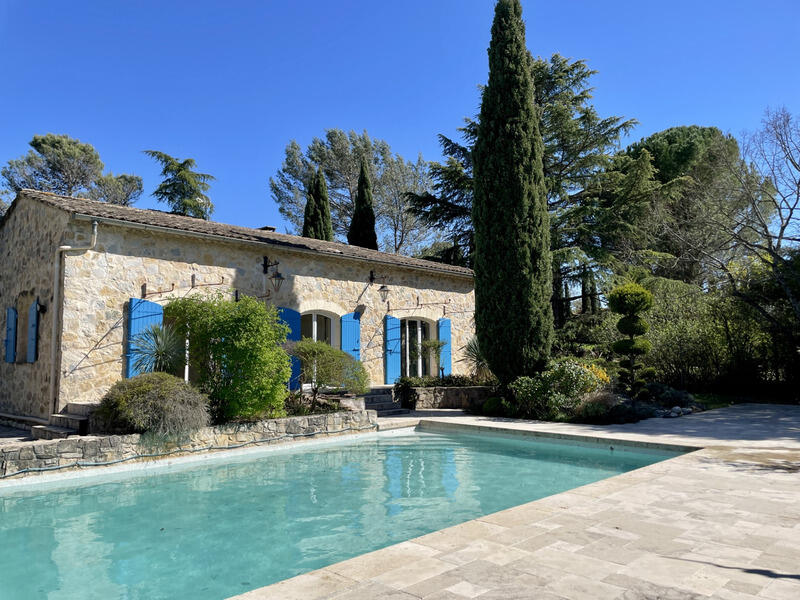 Maison - 290 m² - 10 pièces