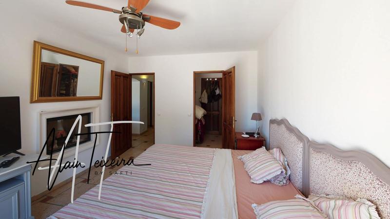 Maison - 200 m² - 9 pièces