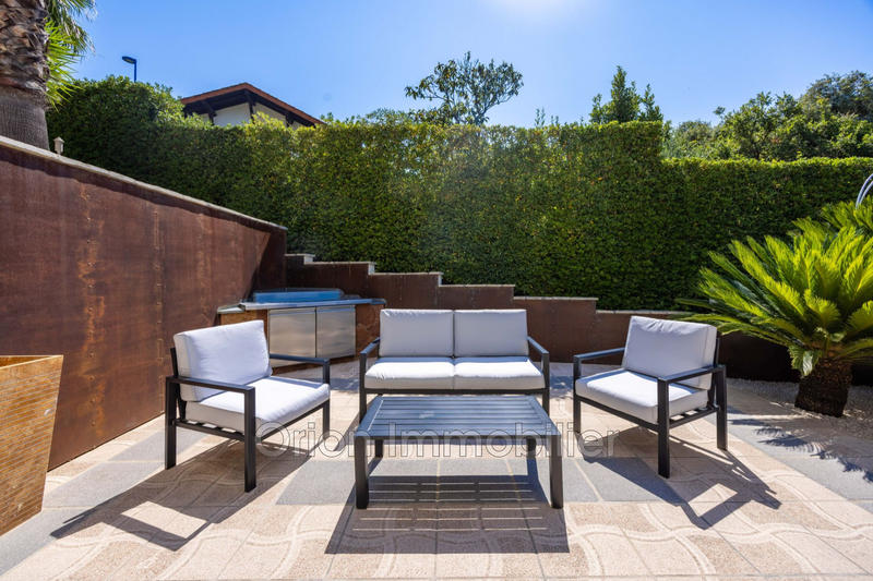 Maison - 215 m² - 6 pièces