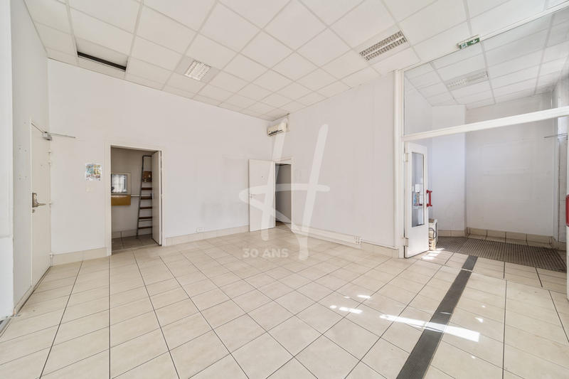 Local d'activités - 194 m² - 6 pièces