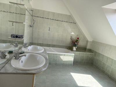 Maison - 106 m² - 6 pièces