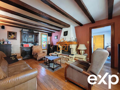 Maison - 214 m² - 9 pièces