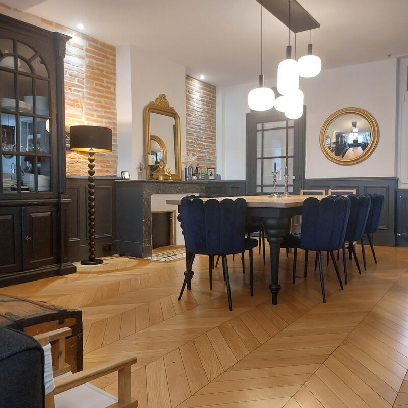 Maison - 280 m² - 6 pièces