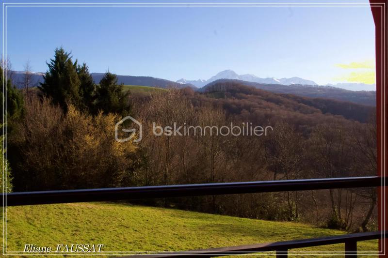 Maison - 290 m² - 9 pièces