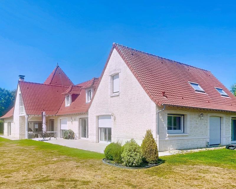 Maison - 370 m² - 8 pièces