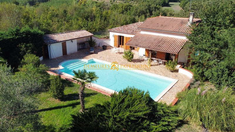 Maison - 194 m² - 5 pièces