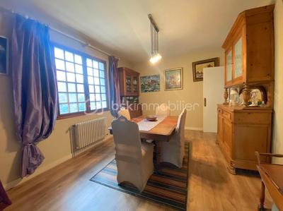 Maison - 248 m² - 8 pièces