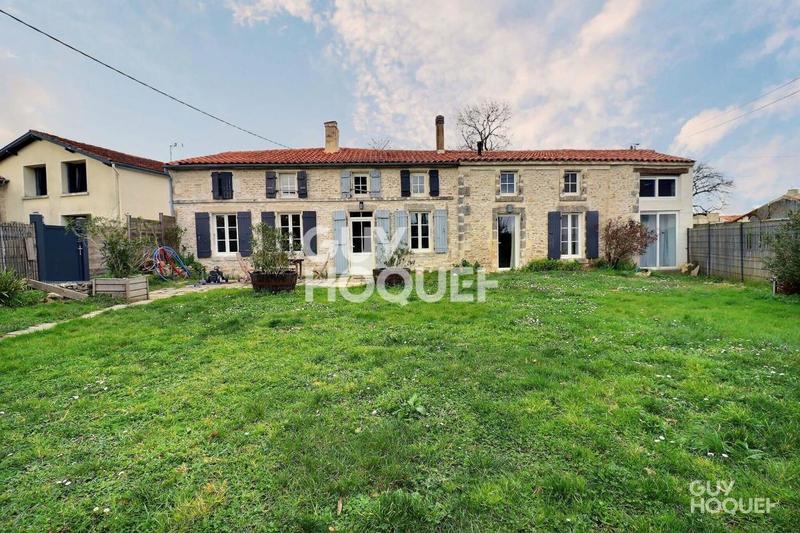 Maison - 216 m² - 7 pièces
