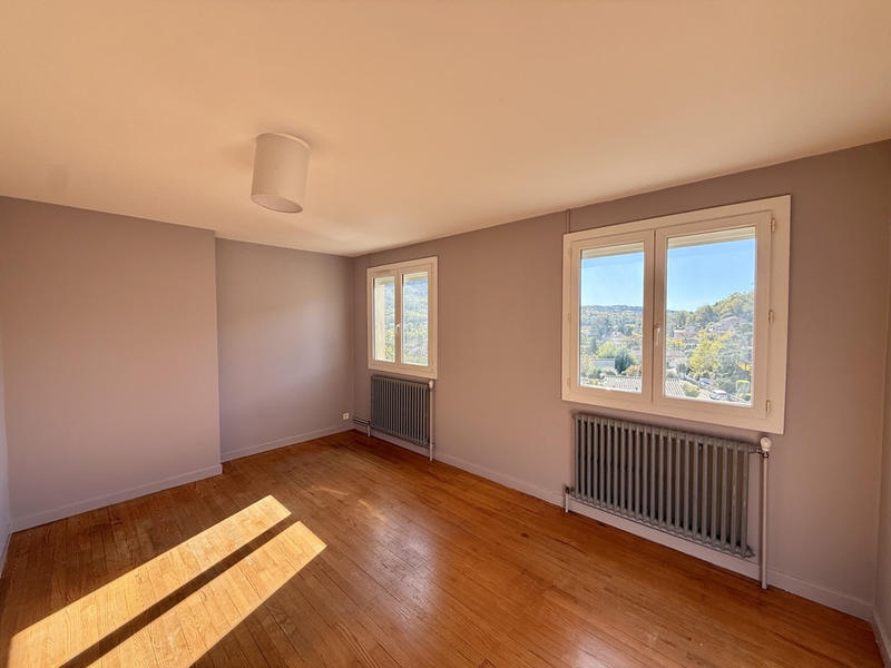 Maison - 231 m² - 10 pièces