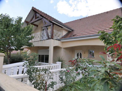 Maison - 258 m² - 8 pièces