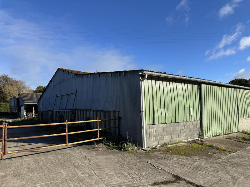 Parking / Garage - 4 500 m²