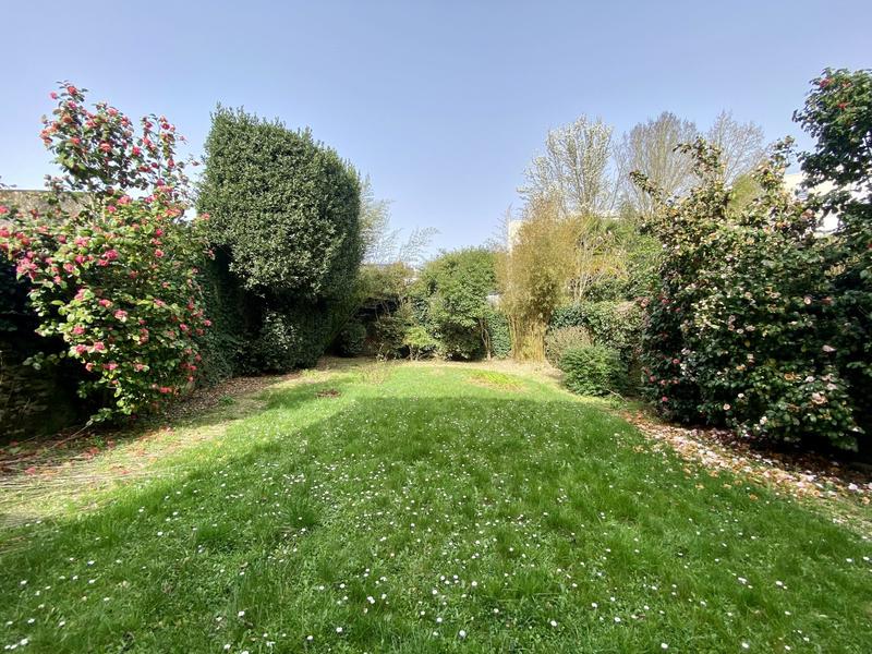 Maison - 230 m² - 8 pièces