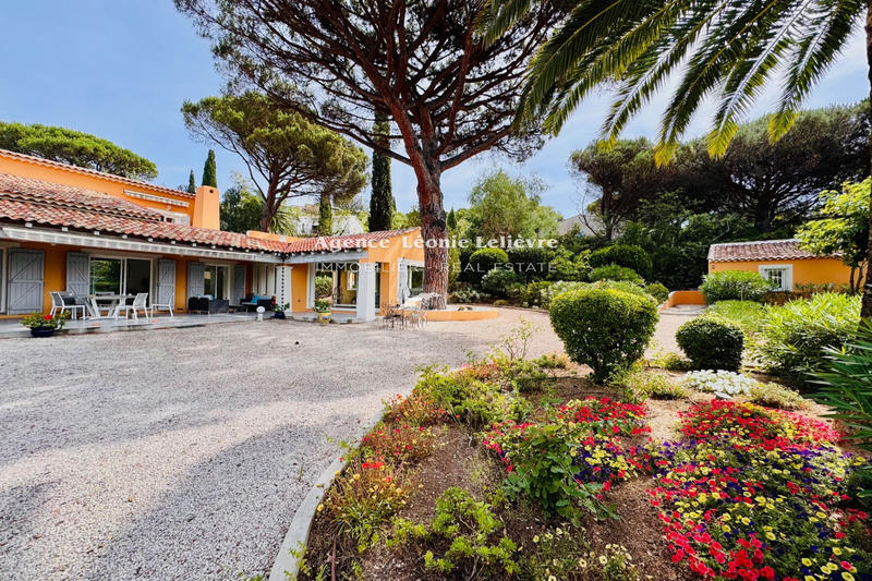 Maison - 209 m² - 8 pièces