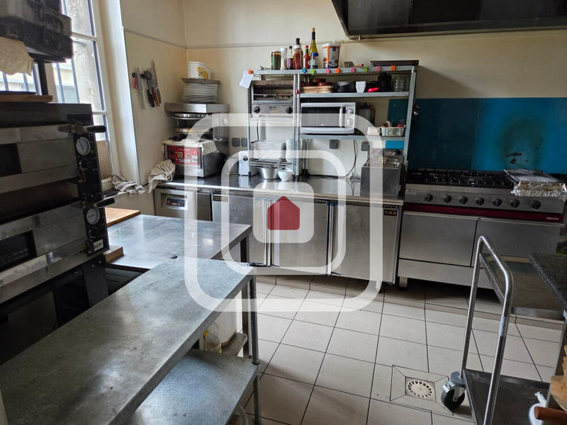 Immeuble - 11 pièces