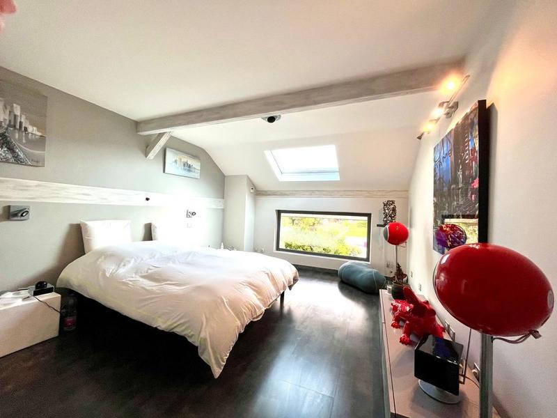 Maison - 407 m² - 9 pièces