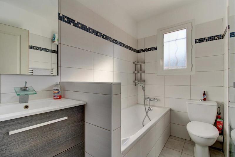 Maison - 99 m² - 5 pièces