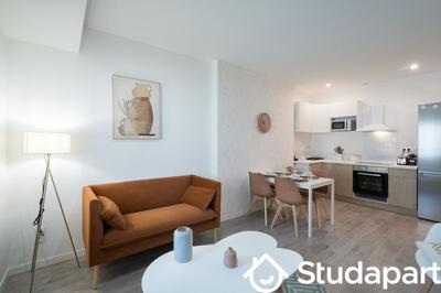 Chambre - 11 m² - 1 pièce