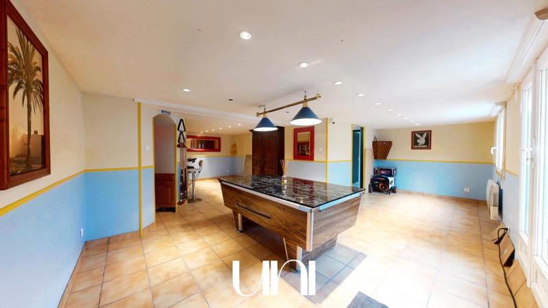 Maison - 192 m² - 8 pièces