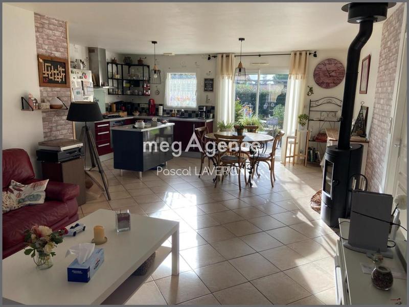 Maison - 90 m² - 5 pièces