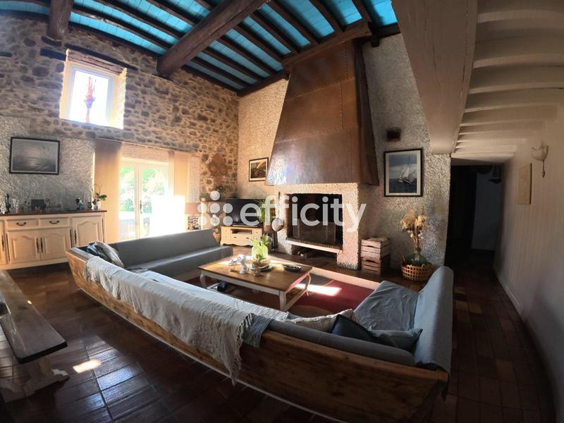 Maison - 554 m² - 18 pièces