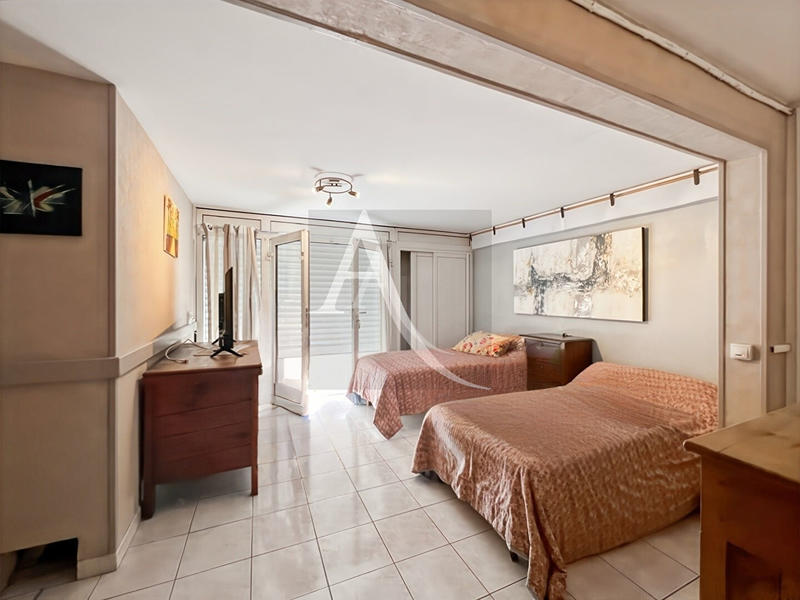 Maison - 122 m² - 7 pièces