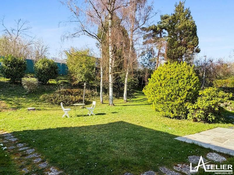 Maison - 209 m² - 8 pièces